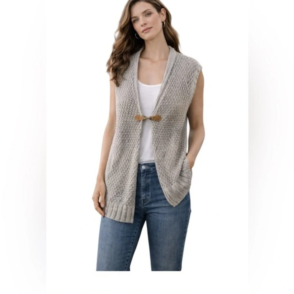 Simply Noelle Knit Equestrian Vest Marled Tan &Gray | Leather Toggle M
